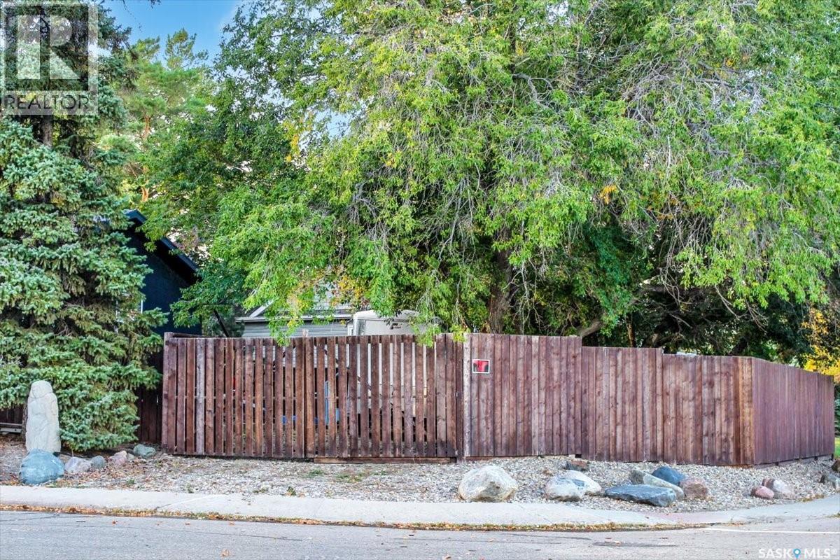 7200 6Th Avenue, Regina, SK - Outdoor