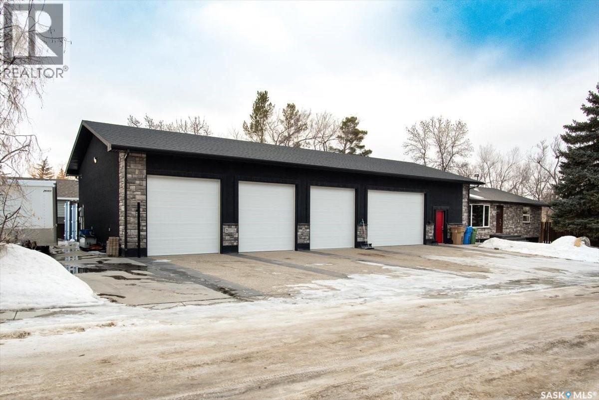 7200 6Th Avenue, Regina, SK - Outdoor