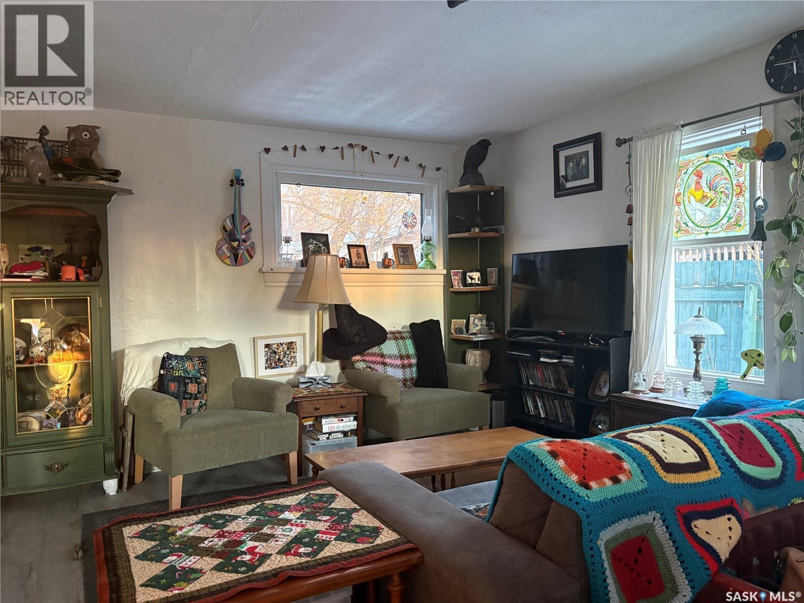 105 2Nd Avenue S, Big River, SK - Indoor Photo Showing Living Room