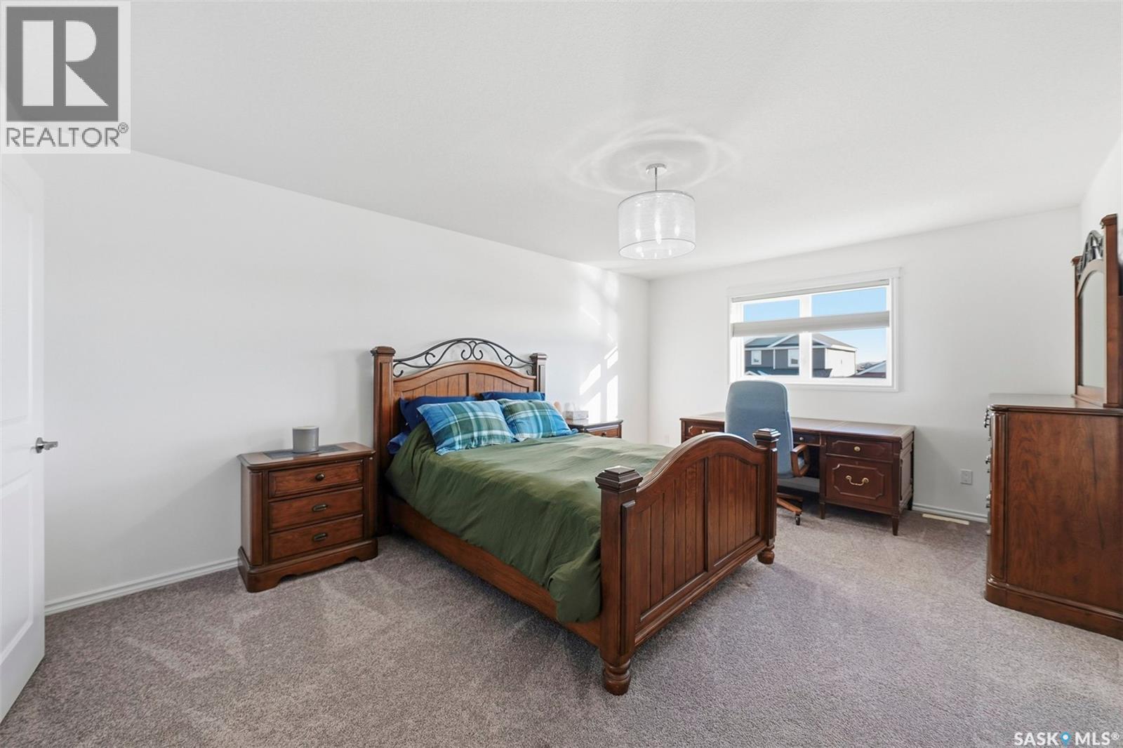 207 Bentley Court, Saskatoon, SK - Indoor Photo Showing Bedroom