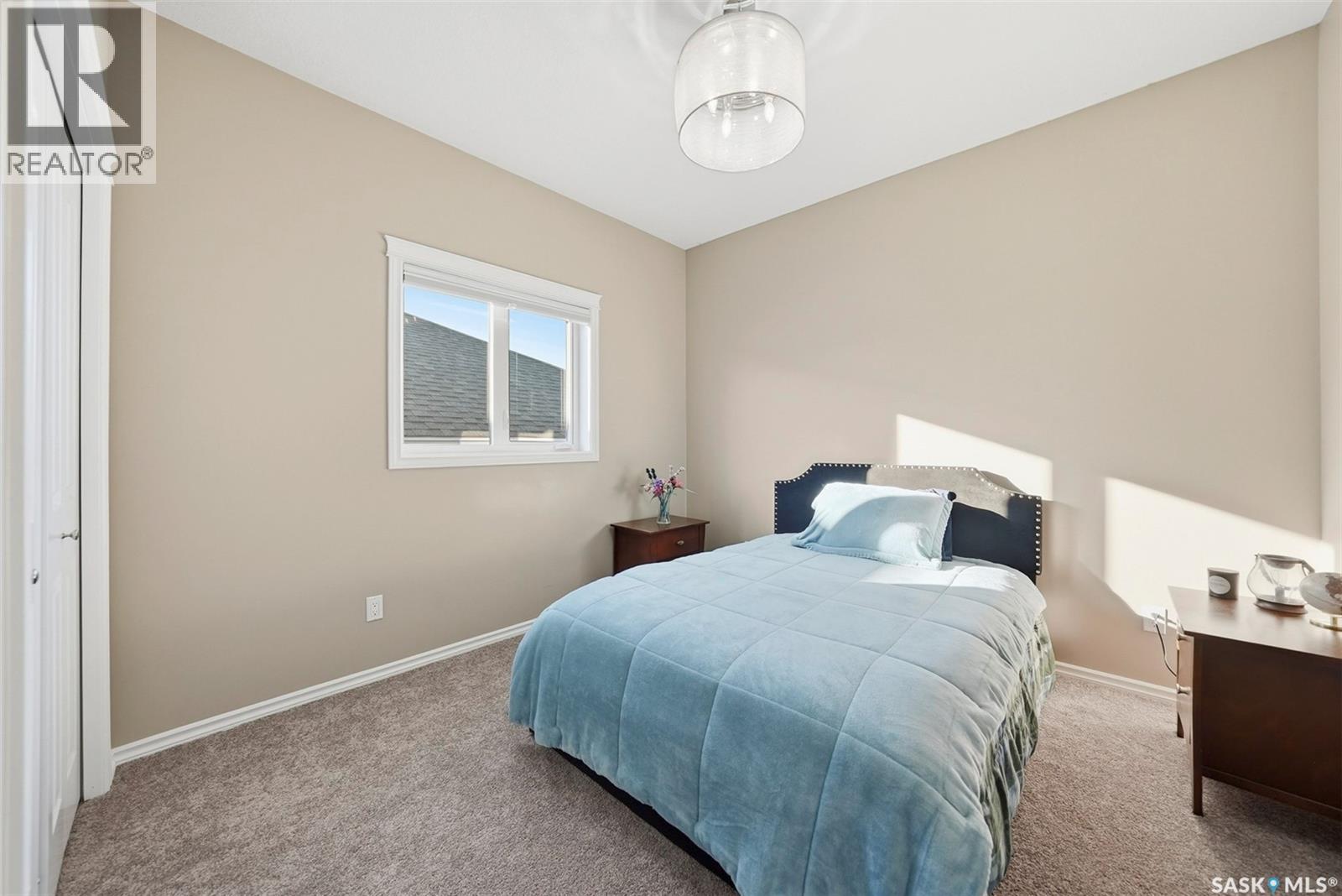 207 Bentley Court, Saskatoon, SK - Indoor Photo Showing Bedroom