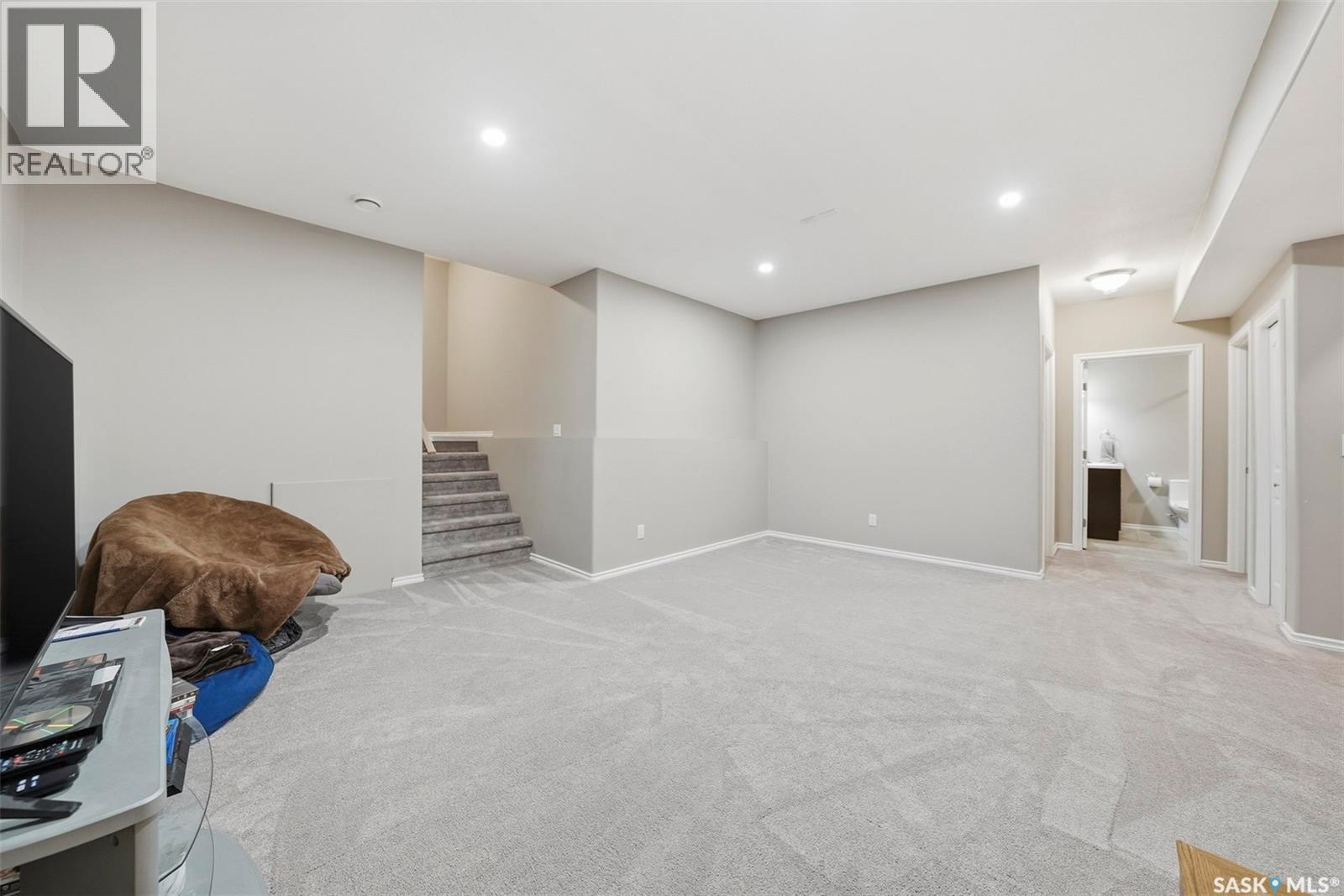207 Bentley Court, Saskatoon, SK - Indoor