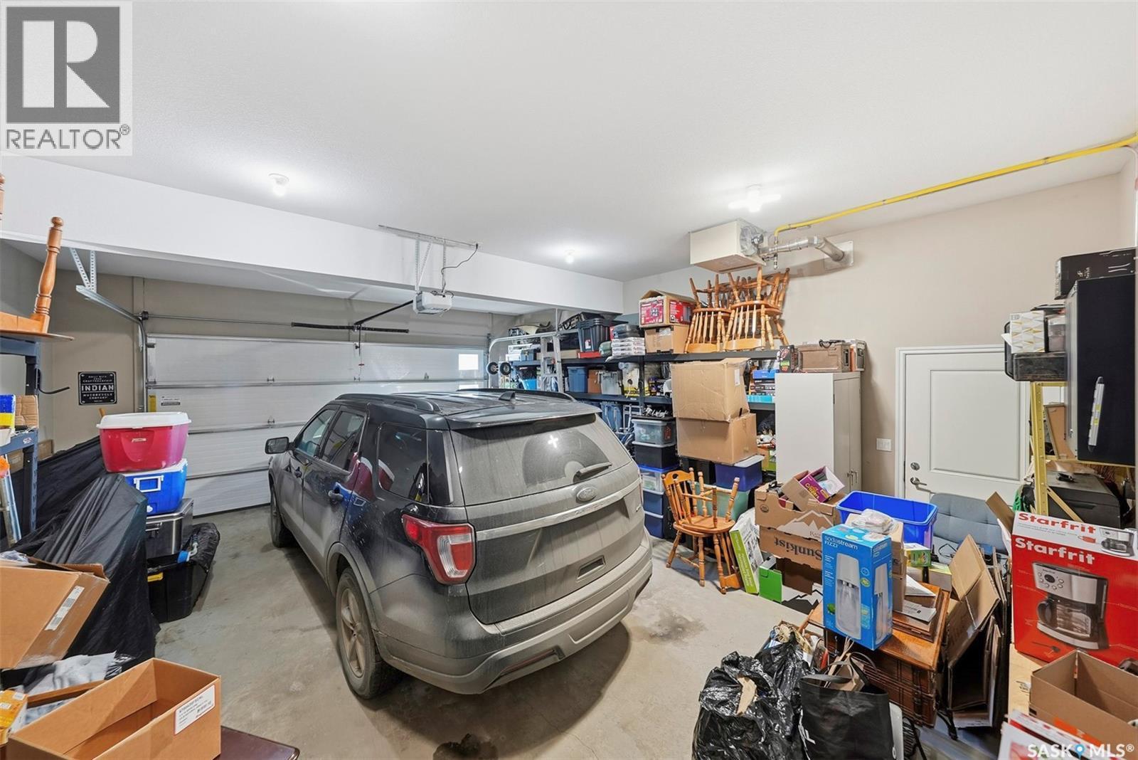 207 Bentley Court, Saskatoon, SK - Indoor Photo Showing Garage
