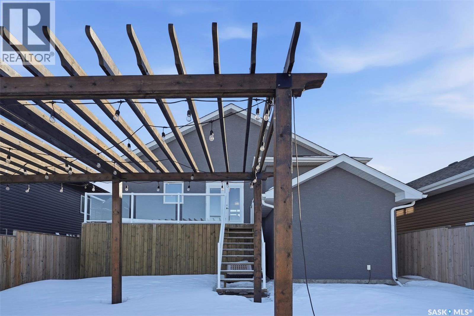 207 Bentley Court, Saskatoon, SK - Outdoor With Exterior