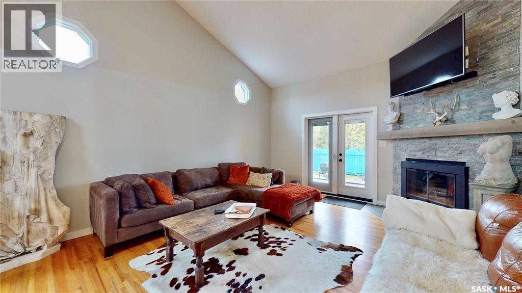 3355 Westminster Road, Regina, SK - Indoor Photo Showing Living Room With Fireplace