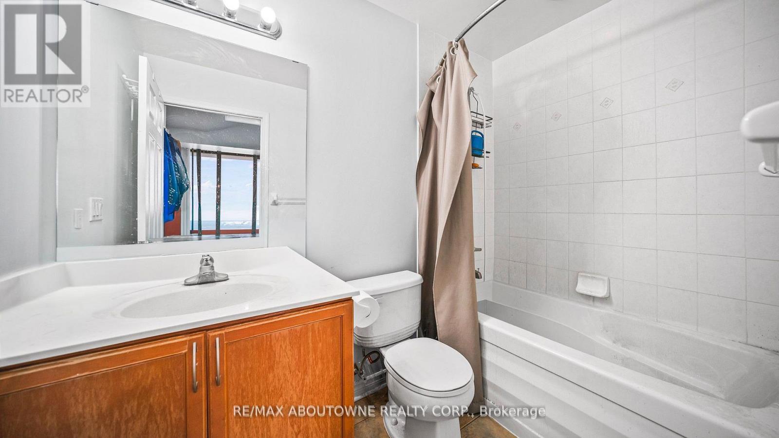1609 - 388 Prince Of Wales Drive, Mississauga, ON - Indoor Photo Showing Bathroom