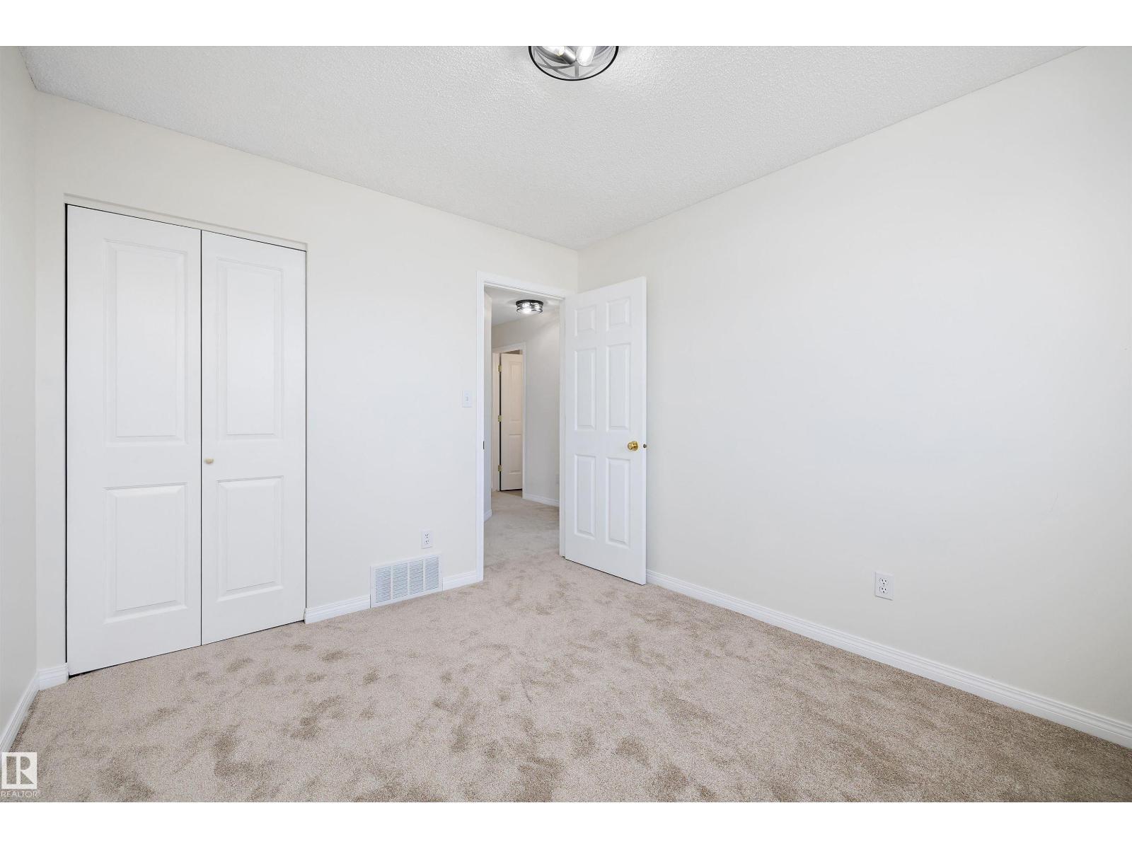 5914 162A Av Nw, Edmonton, AB - Indoor Photo Showing Other Room