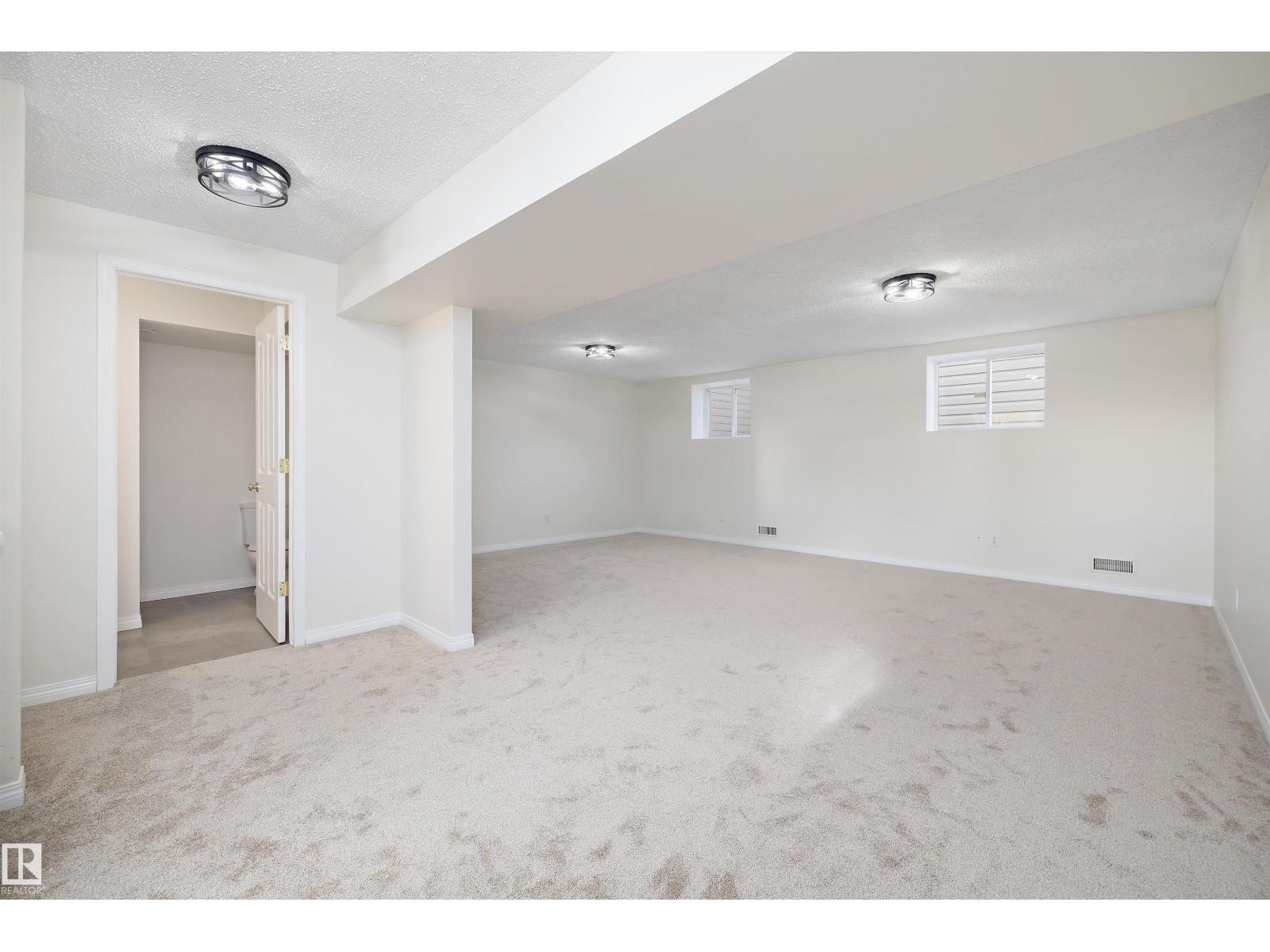 5914 162A Av Nw, Edmonton, AB - Indoor