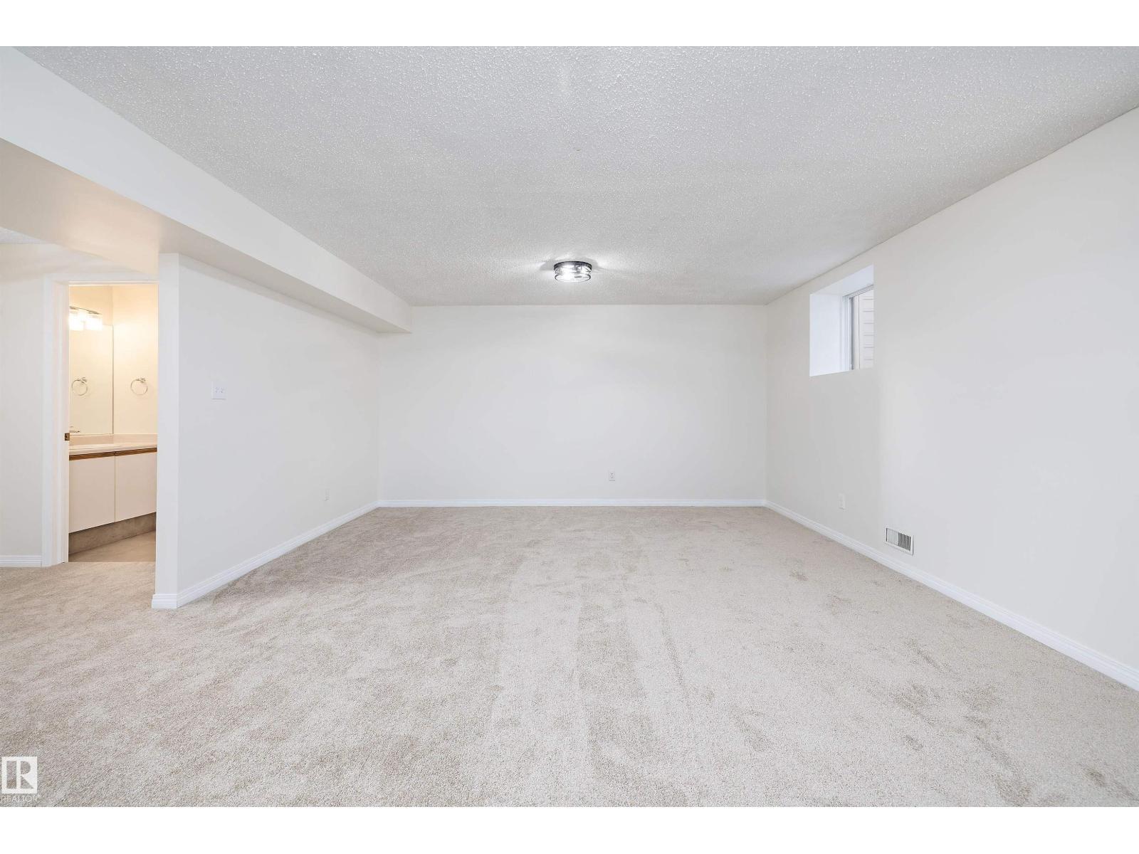 5914 162A Av Nw, Edmonton, AB - Indoor Photo Showing Other Room