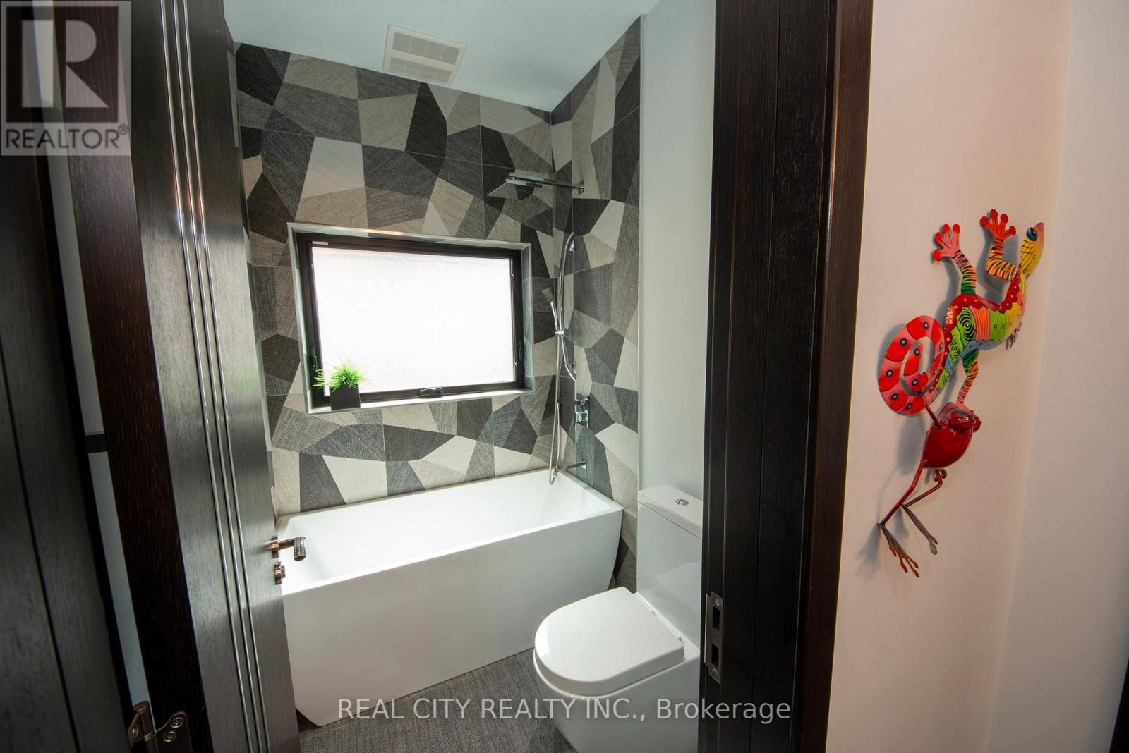 662 Byngmount Avenue, Mississauga, ON - Indoor