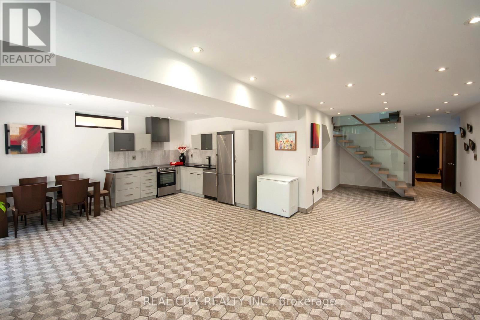 662 Byngmount Avenue, Mississauga, ON - Indoor