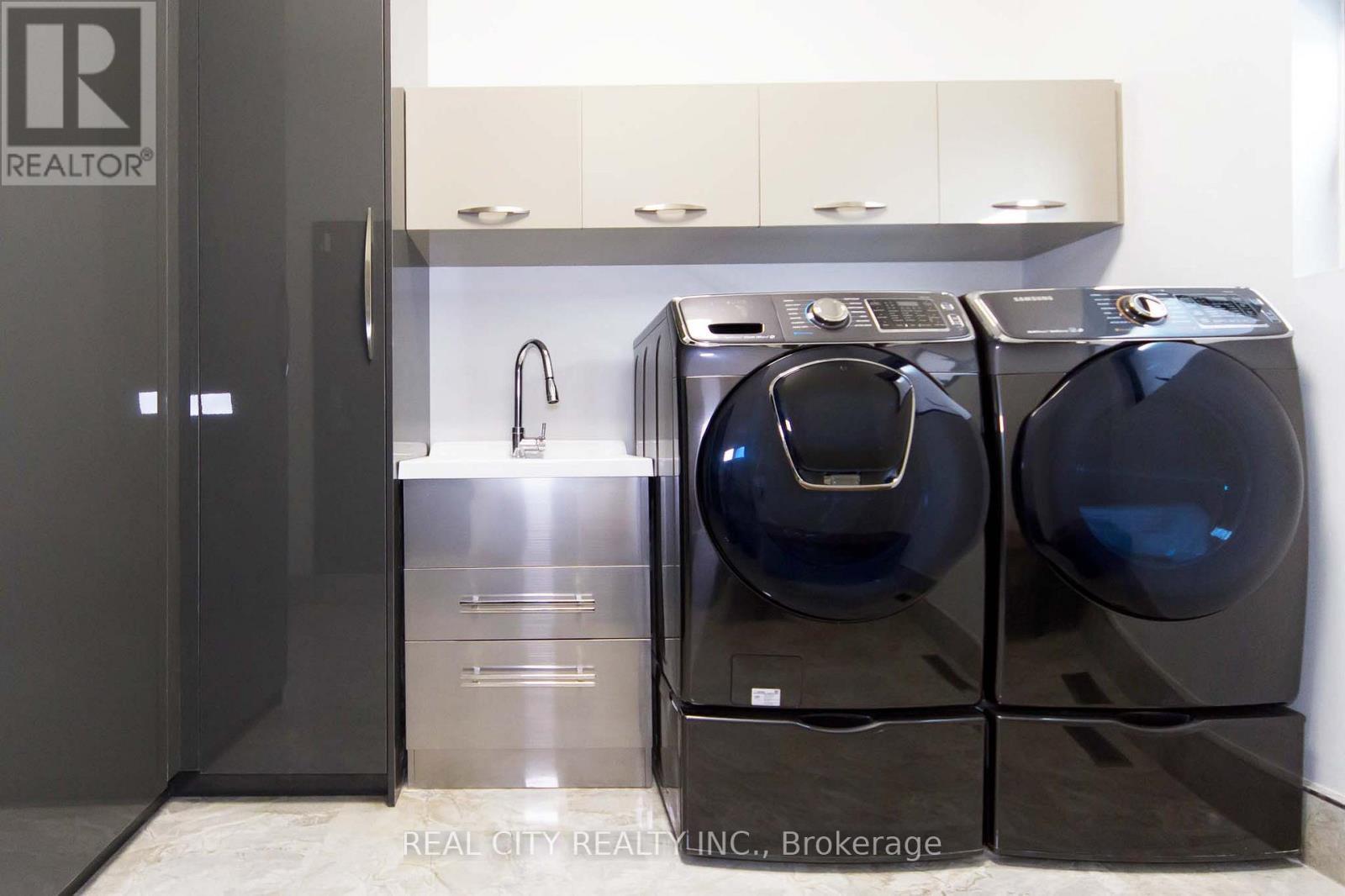 662 Byngmount Avenue, Mississauga, ON - Indoor Photo Showing Laundry Room