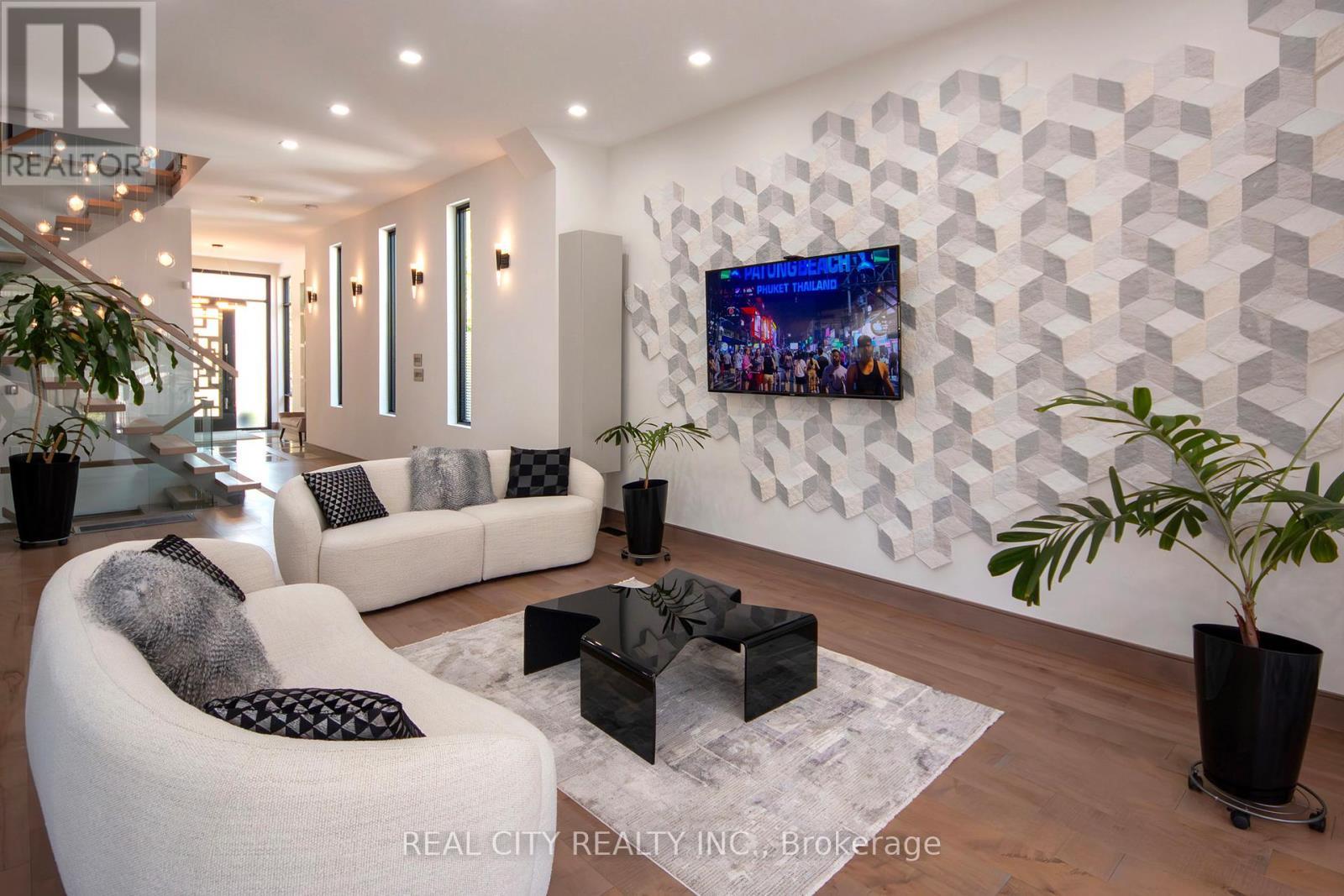 662 Byngmount Avenue, Mississauga, ON - Indoor Photo Showing Living Room