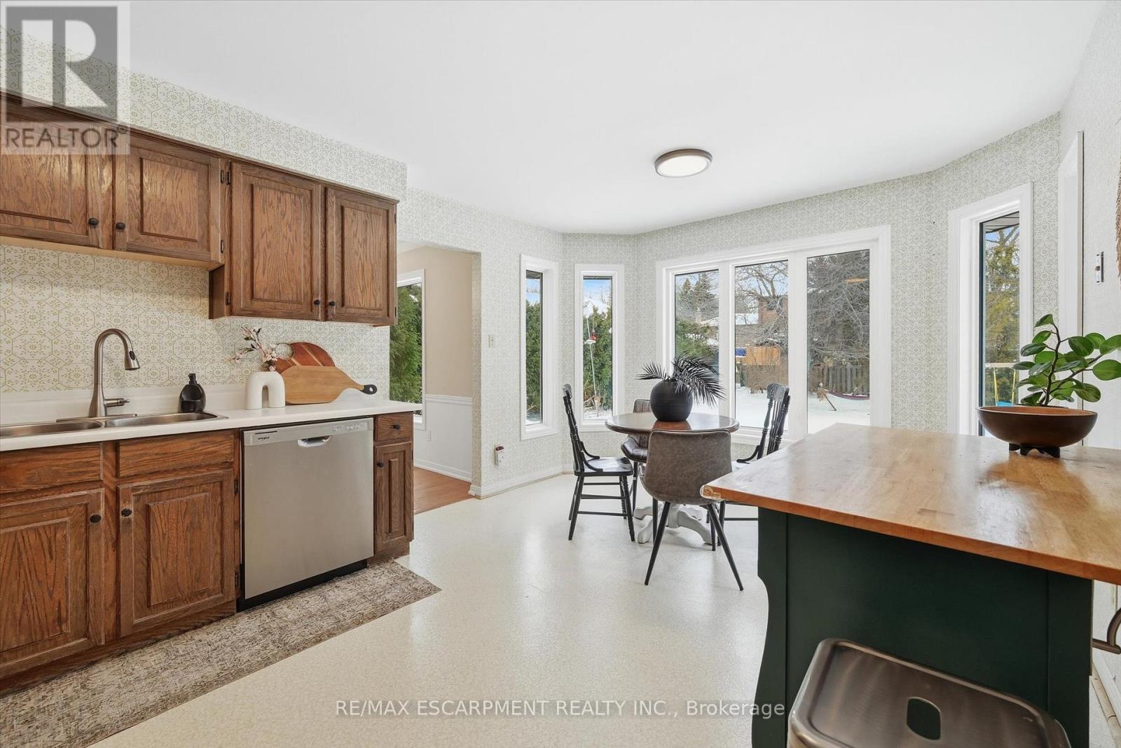 287 Cornwallis Road, Hamilton, ON - Indoor Photo Showing Kitchen With Double Sink