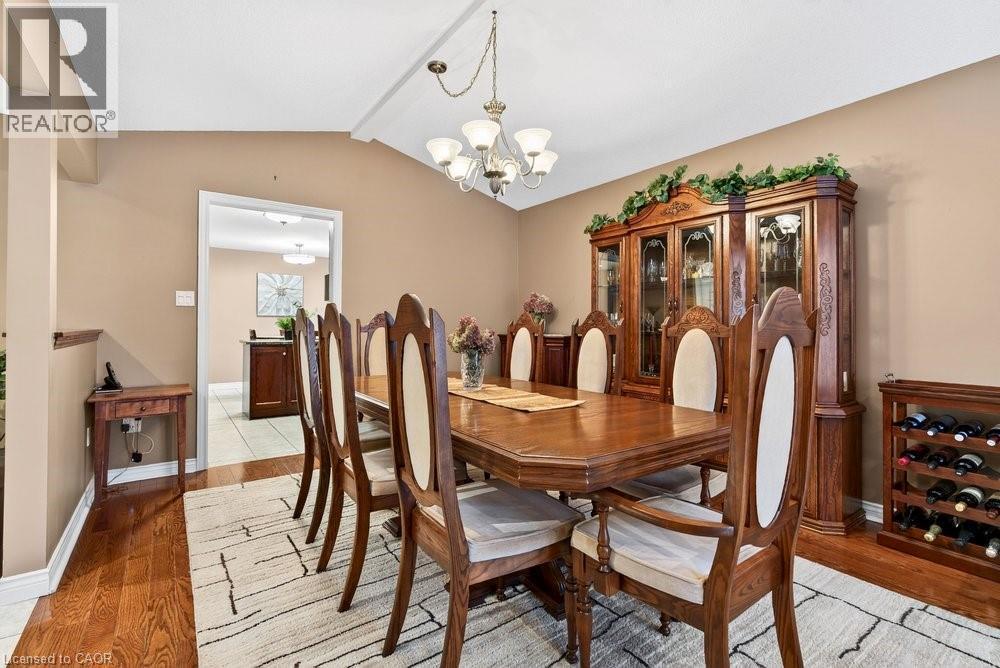 128 Nugent Drive, Hamilton, ON - Indoor Photo Showing Dining Room