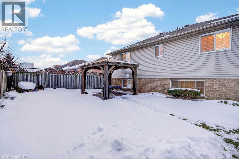 128 Nugent Drive, Hamilton, ON - Outdoor