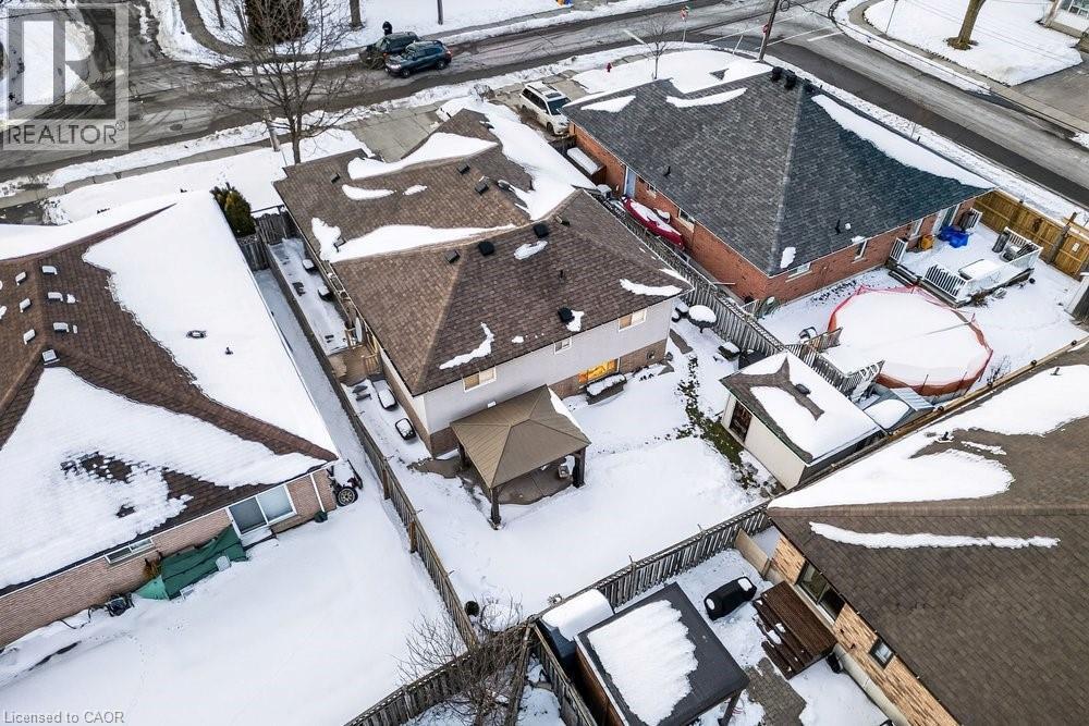 128 Nugent Drive, Hamilton, ON - Outdoor