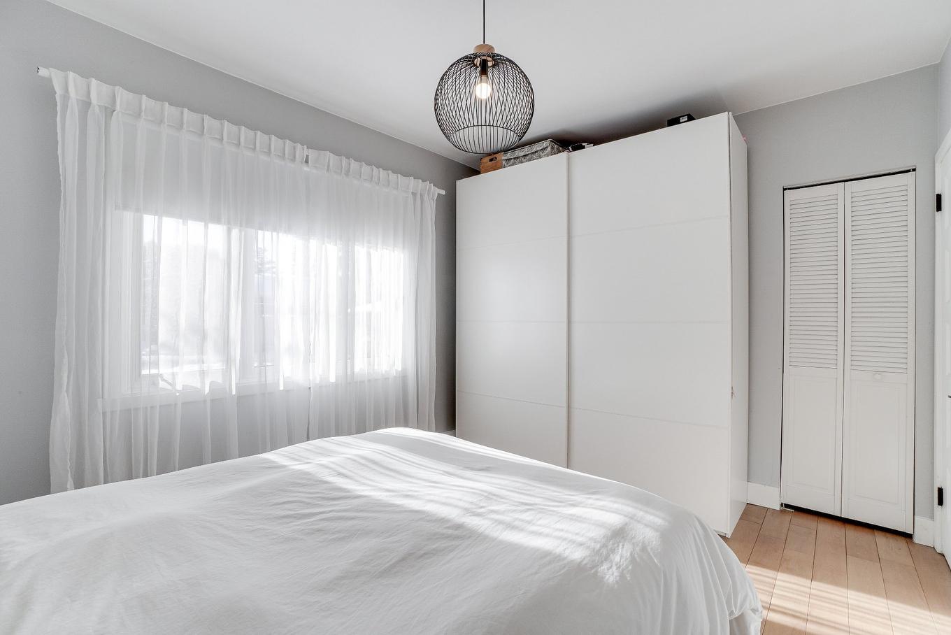 Primary bedroom - 410 Rue Kugler, Laval (Duvernay), QC - Indoor Photo Showing Bedroom