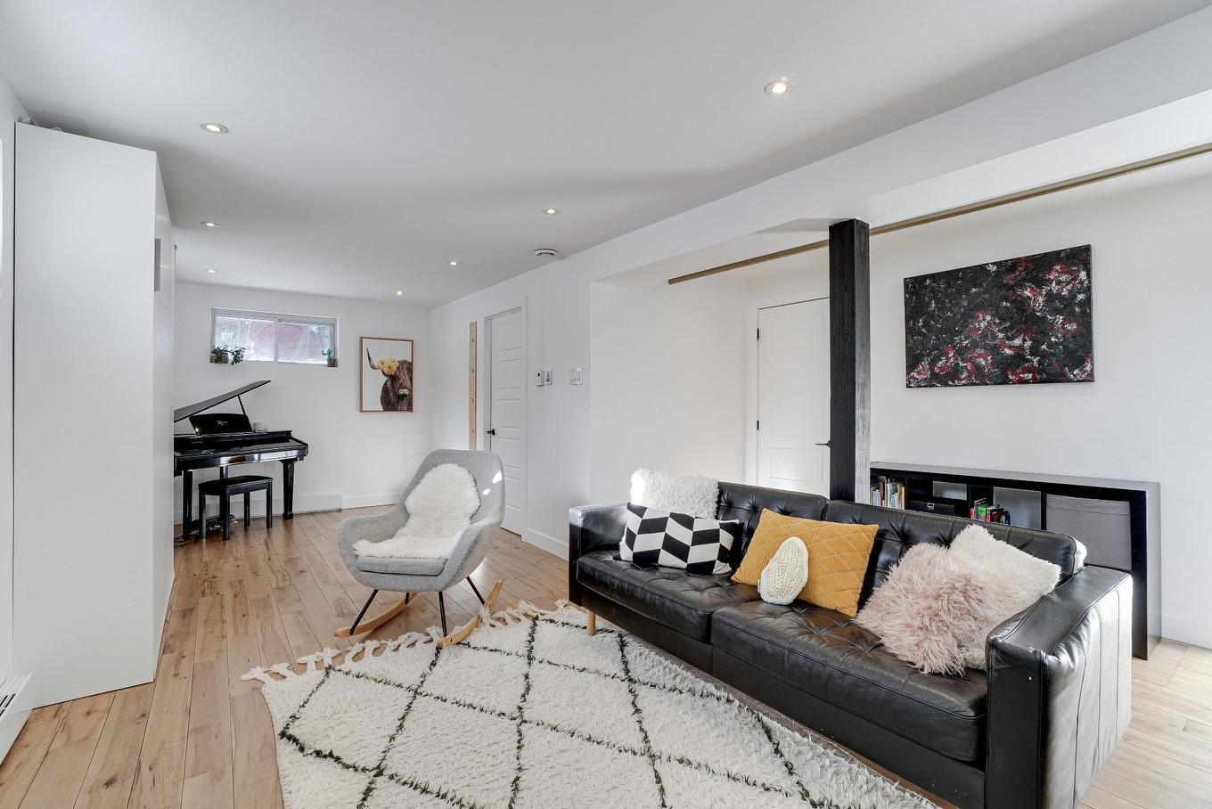 Family room - 410 Rue Kugler, Laval (Duvernay), QC - Indoor