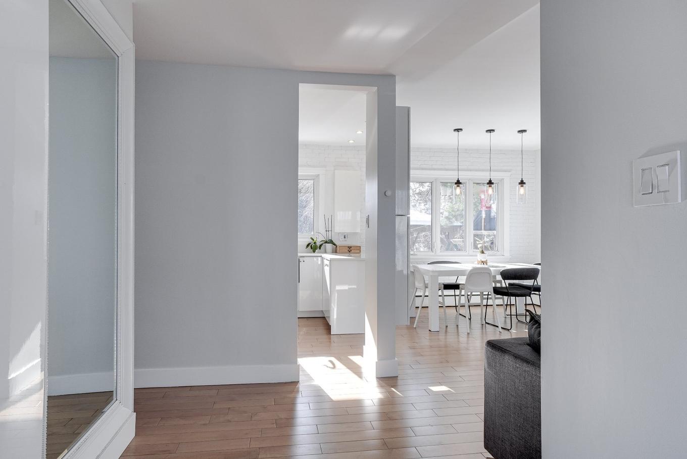 Hall - 410 Rue Kugler, Laval (Duvernay), QC - Indoor Photo Showing Other Room