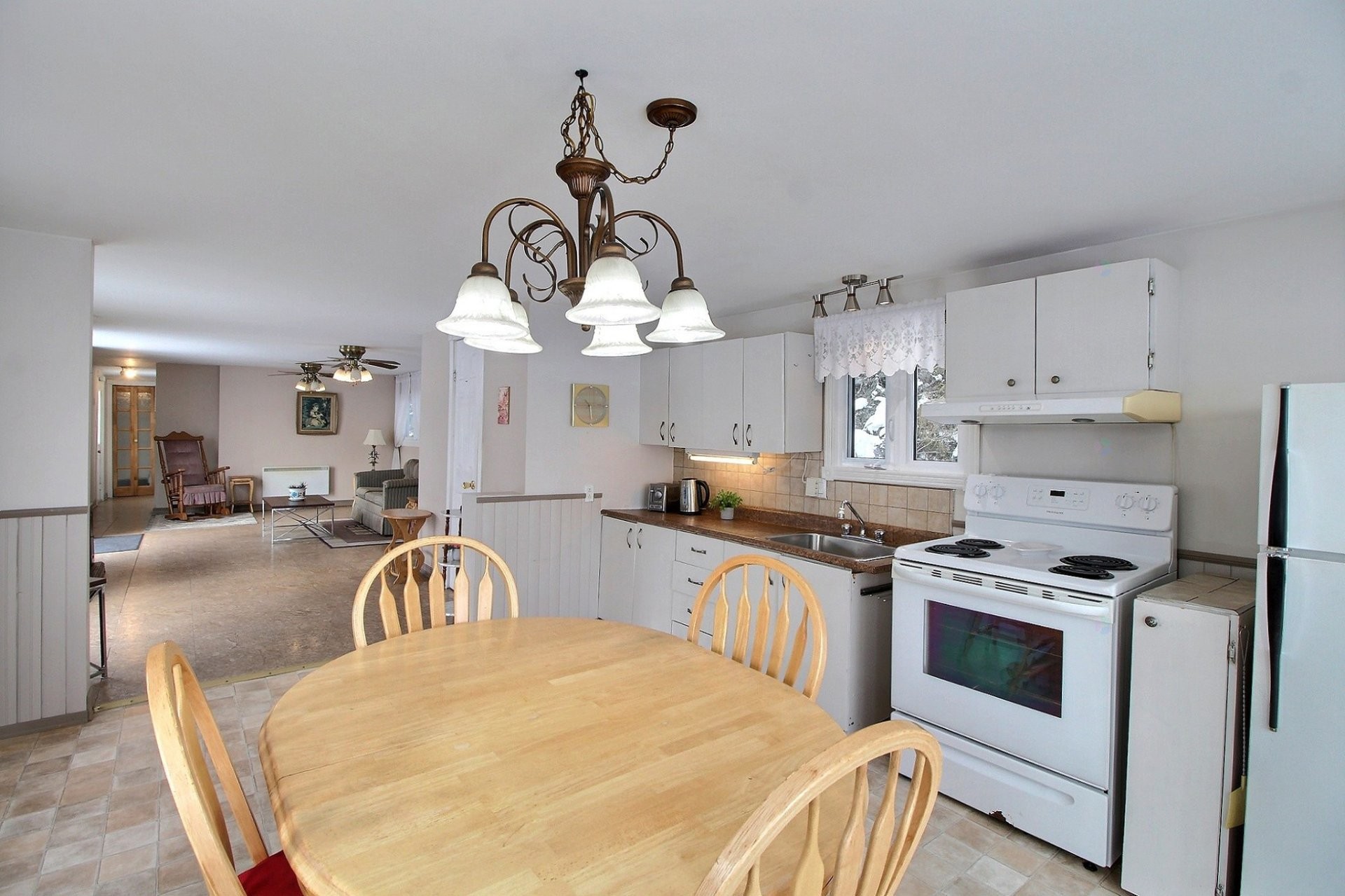 Overall view - 32 Av. De La Plage, Barraute, QC - Indoor