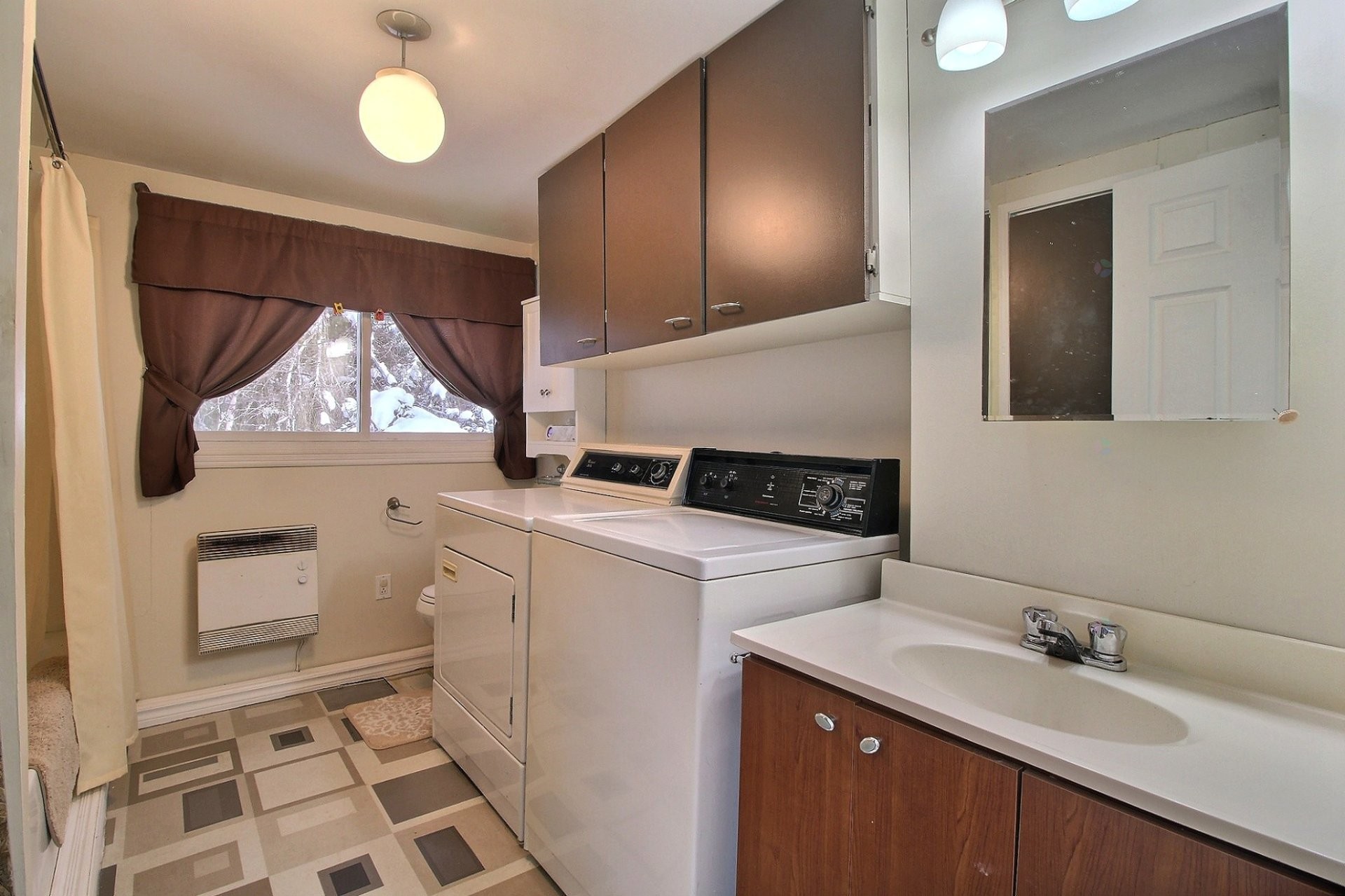 Bathroom - 32 Av. De La Plage, Barraute, QC - Indoor Photo Showing Laundry Room