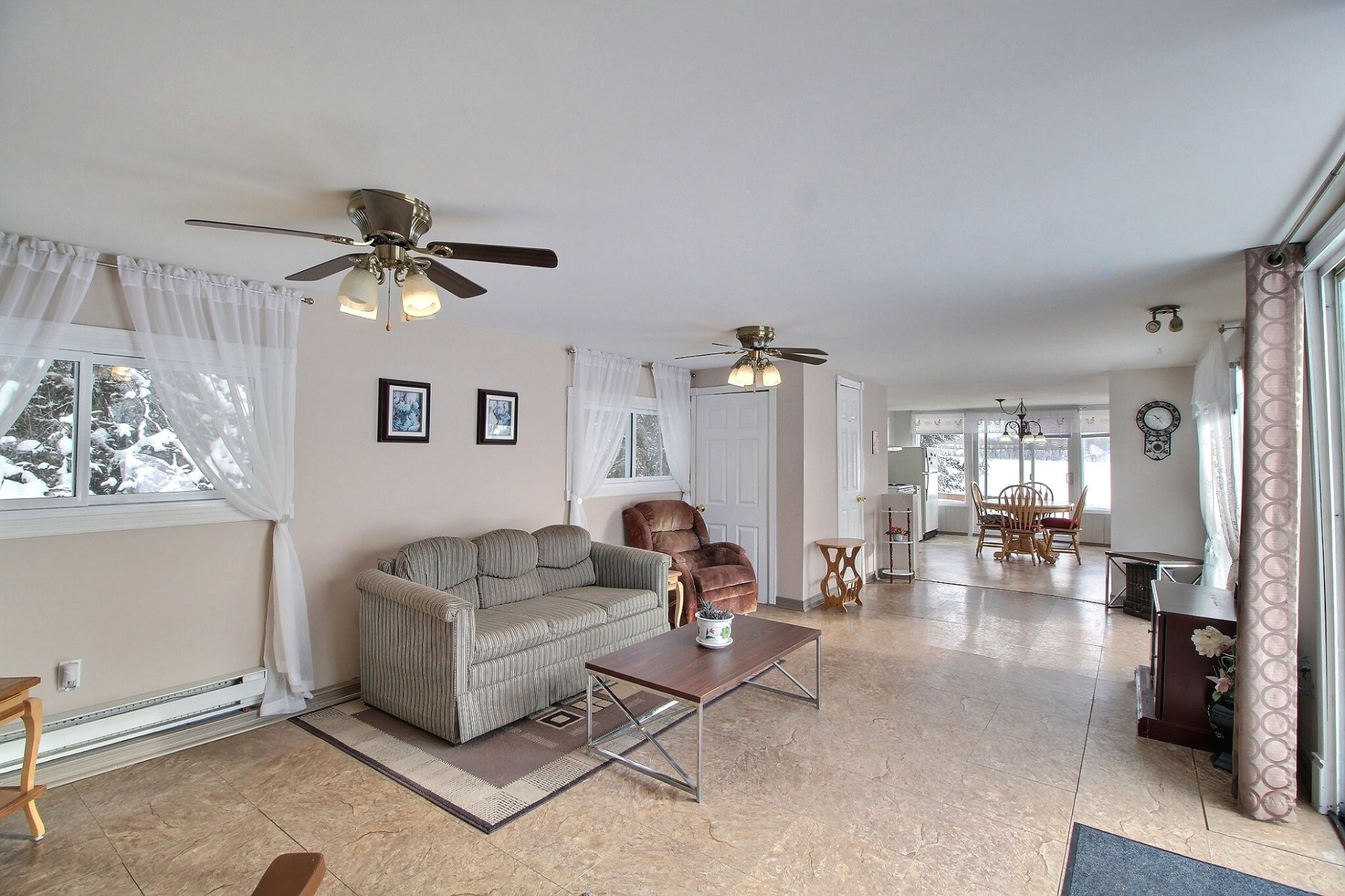 Overall view - 32 Av. De La Plage, Barraute, QC - Indoor Photo Showing Living Room
