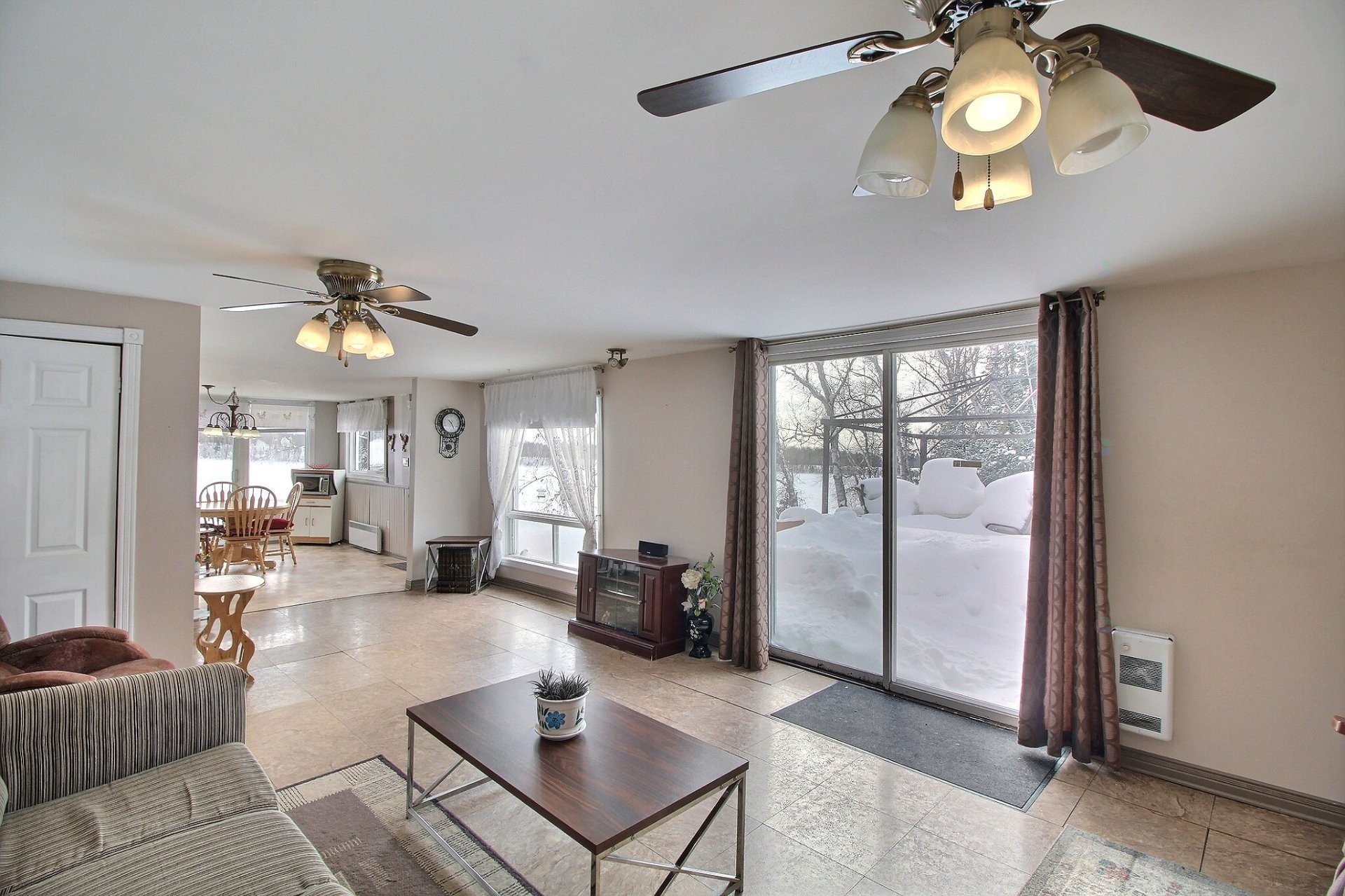 Overall view - 32 Av. De La Plage, Barraute, QC - Indoor Photo Showing Living Room