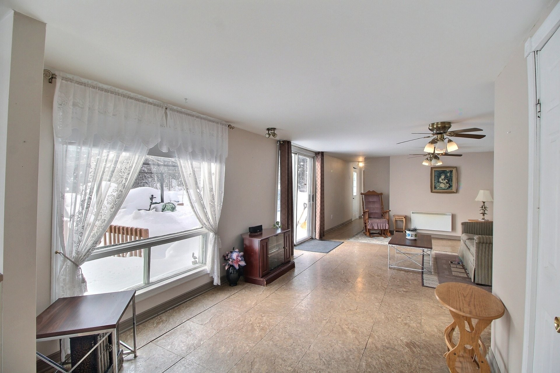 Living Room - 32 Av. De La Plage, Barraute, QC - Indoor