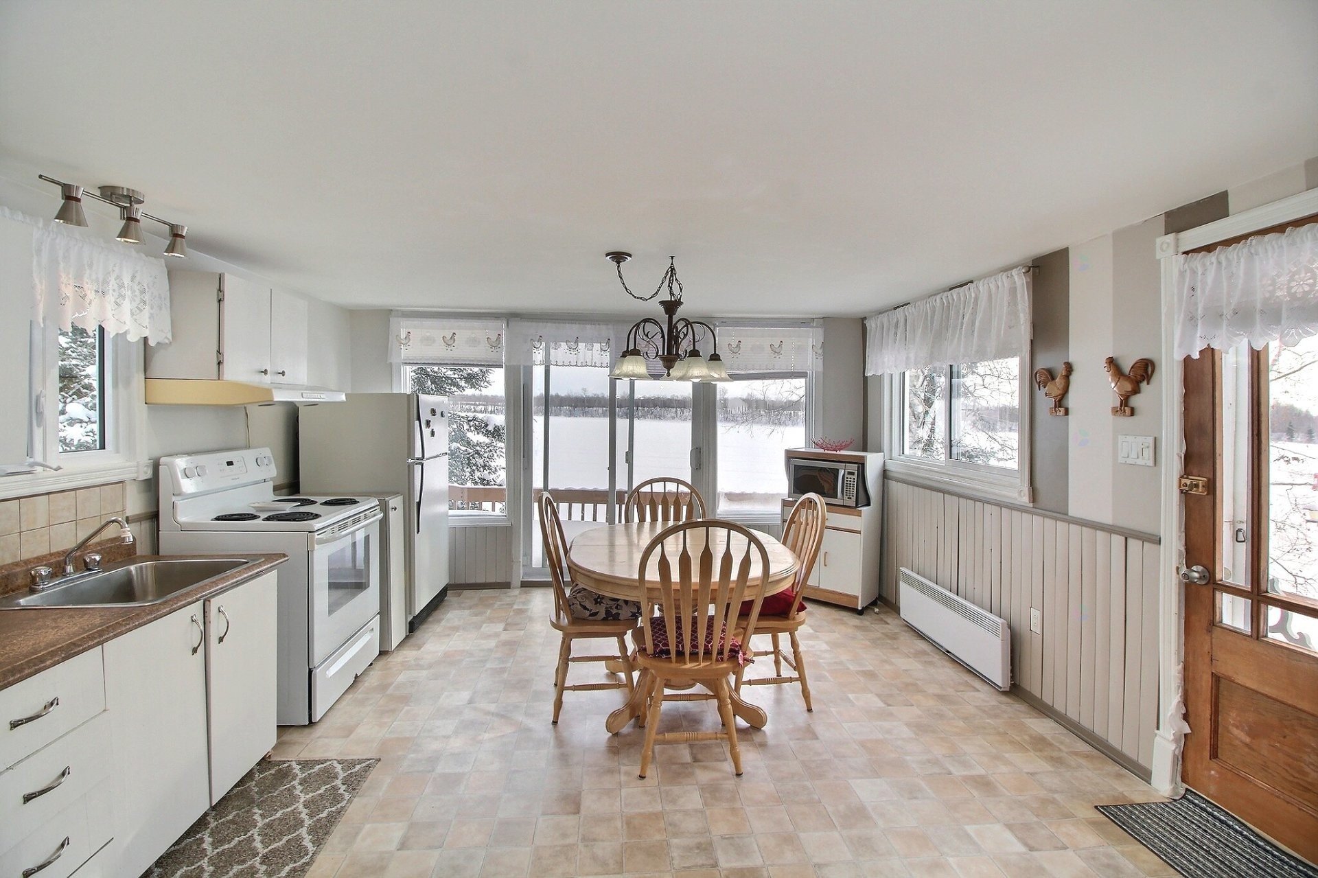 Kitchen - 32 Av. De La Plage, Barraute, QC - Indoor Photo Showing Kitchen
