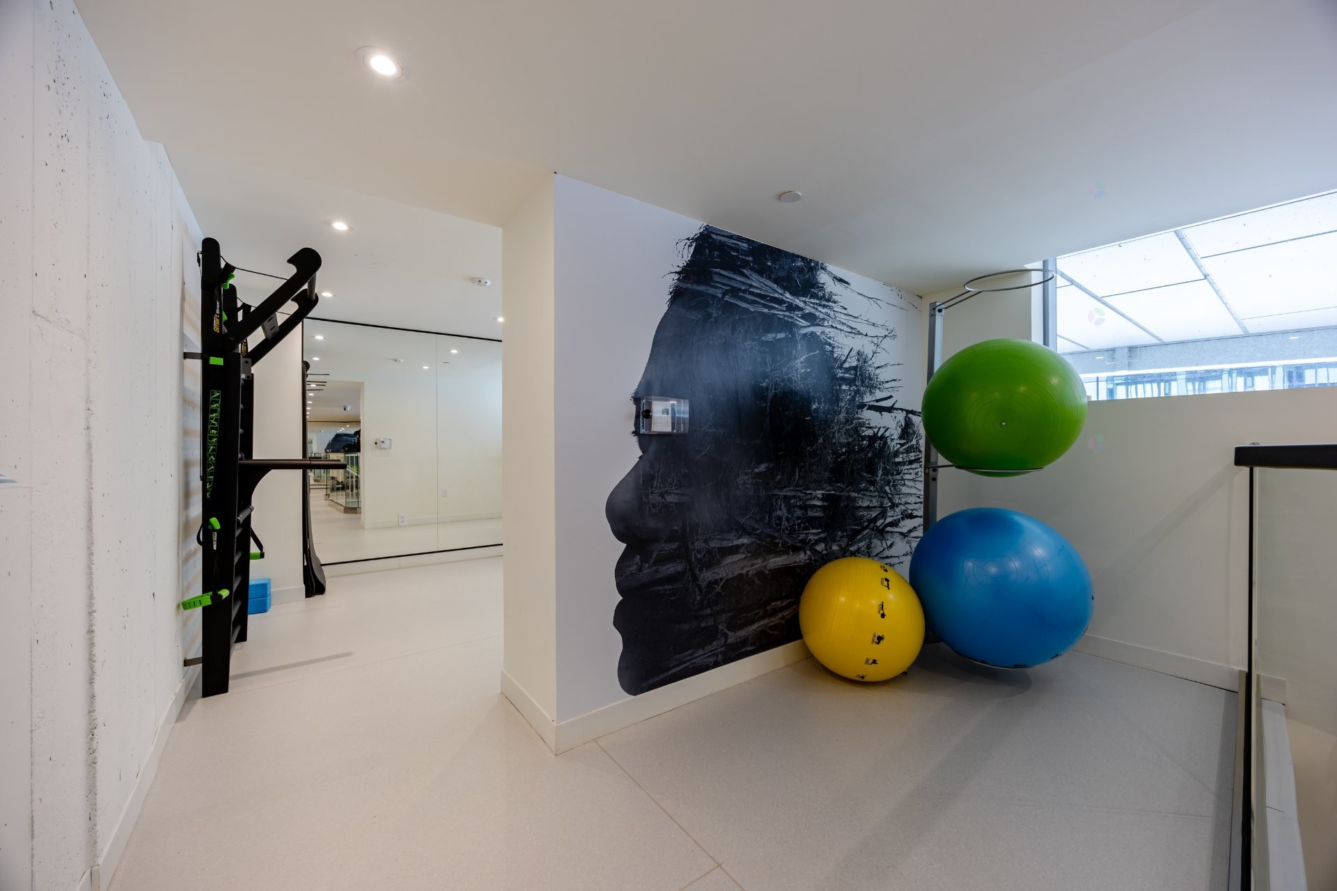 Salle d'exercice - 1606-360 Rue Mayor, Montréal (Ville-Marie), QC - Indoor Photo Showing Other Room