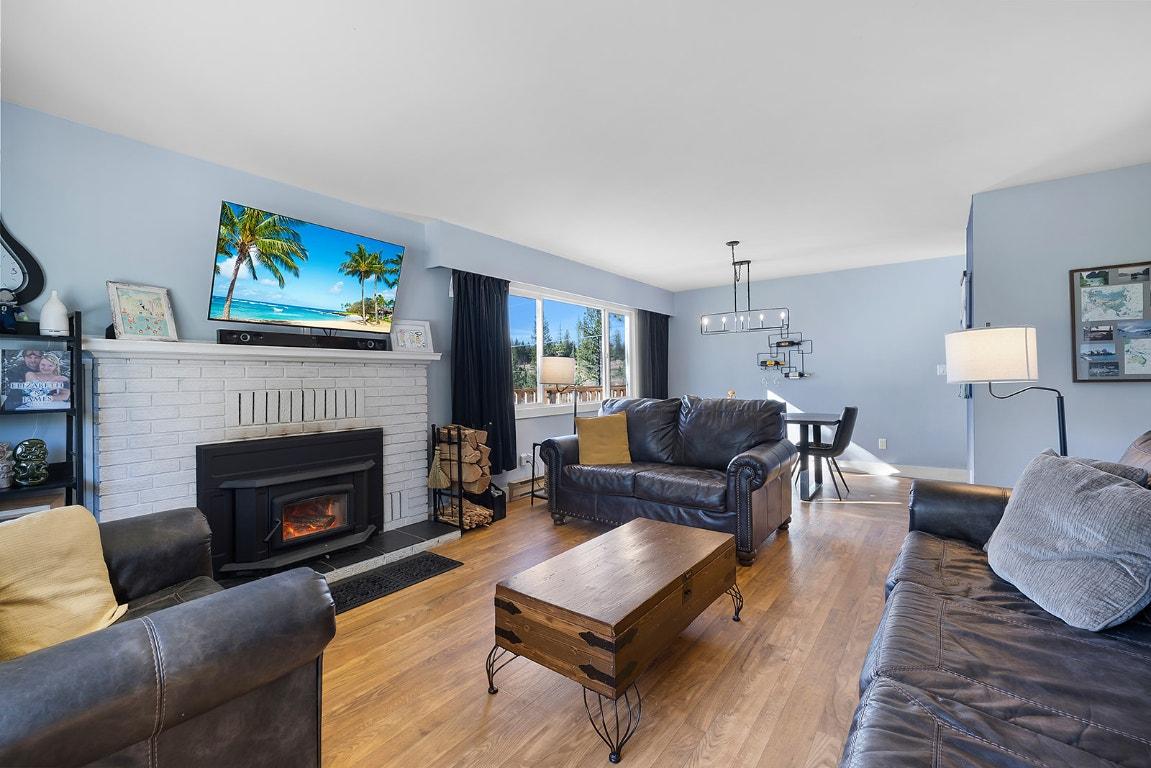 7502 Highway 95A, Kimberley, BC - Indoor Photo Showing Living Room With Fireplace