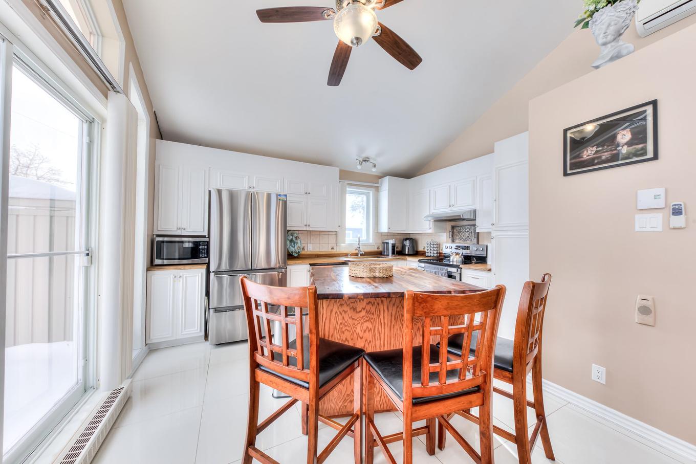 Salle à manger - 471 Av. De Venise O., Venise-En-Québec, QC - Indoor Photo Showing Dining Room