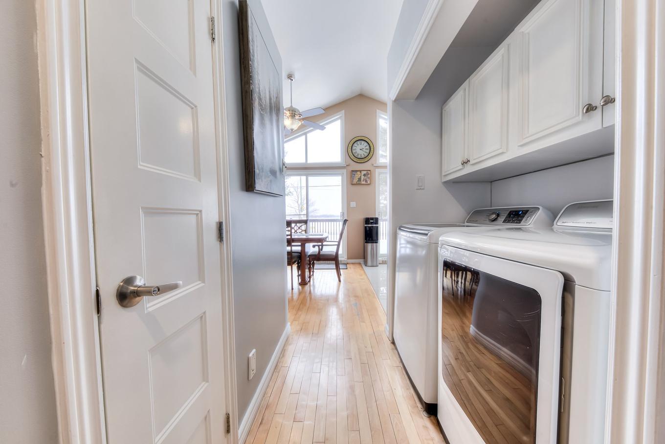 Corridor - 471 Av. De Venise O., Venise-En-Québec, QC - Indoor Photo Showing Laundry Room