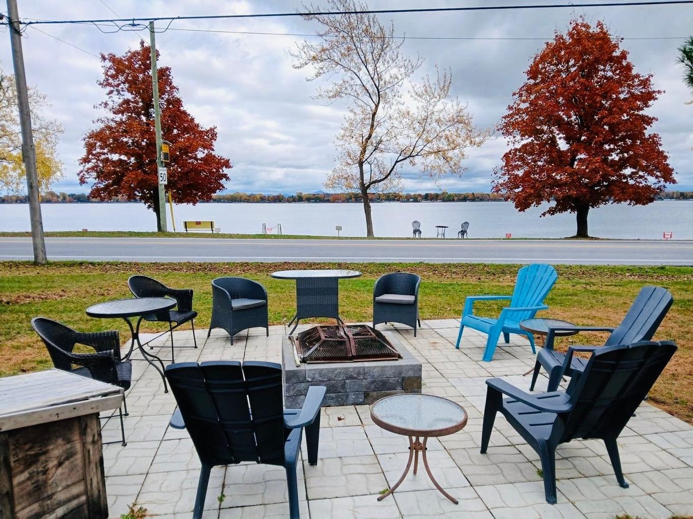 Façade - 471 Av. De Venise O., Venise-En-Québec, QC - Outdoor With Body Of Water With View