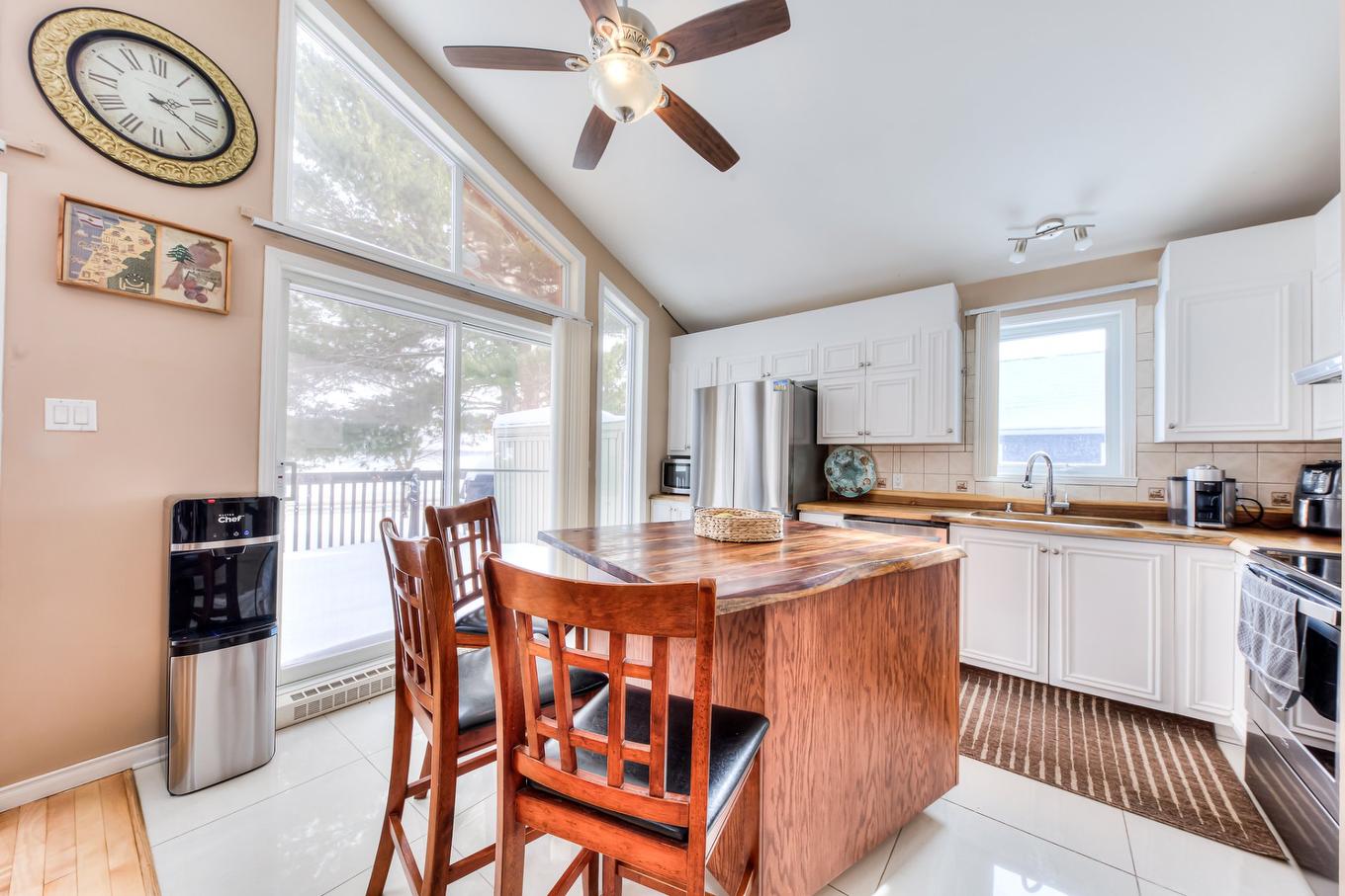 Cuisine - 471 Av. De Venise O., Venise-En-Québec, QC - Indoor