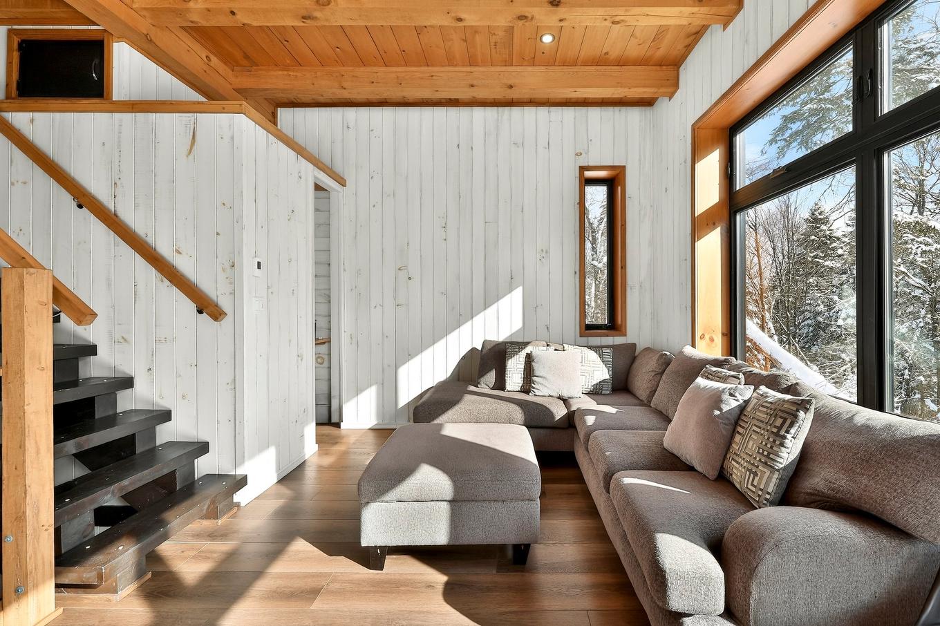 Salon - 599 Ch. De L'Artisan, Sainte-Lucie-Des-Laurentides, QC - Indoor Photo Showing Living Room
