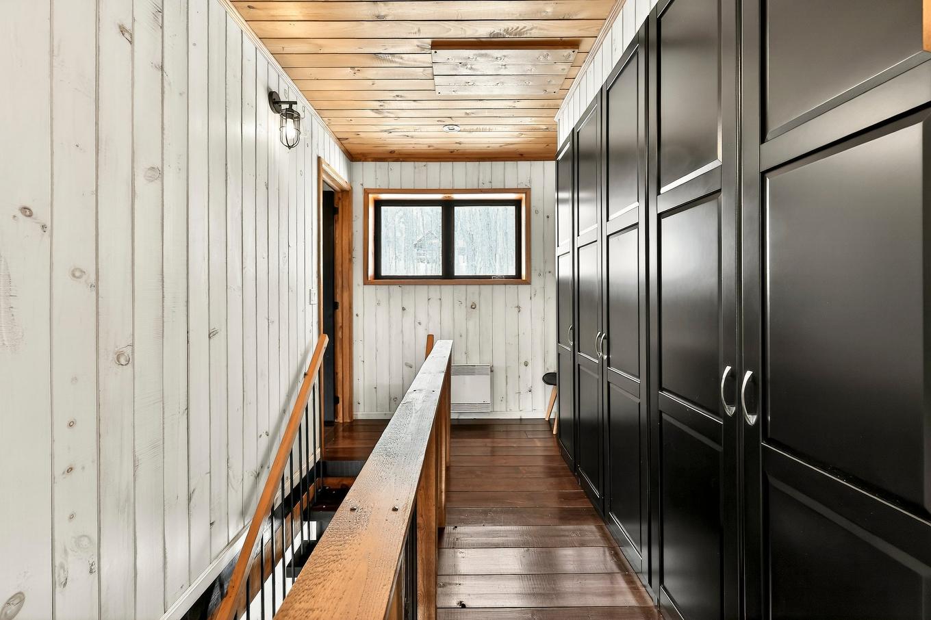 Corridor - 599 Ch. De L'Artisan, Sainte-Lucie-Des-Laurentides, QC - Indoor Photo Showing Other Room