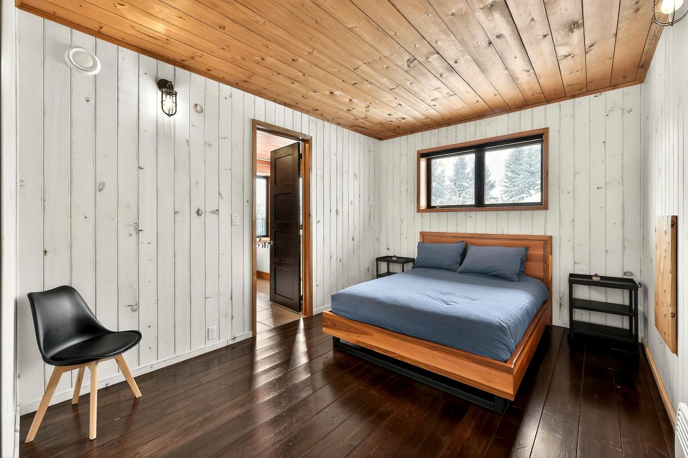 Chambre à coucher - 599 Ch. De L'Artisan, Sainte-Lucie-Des-Laurentides, QC - Indoor Photo Showing Bedroom