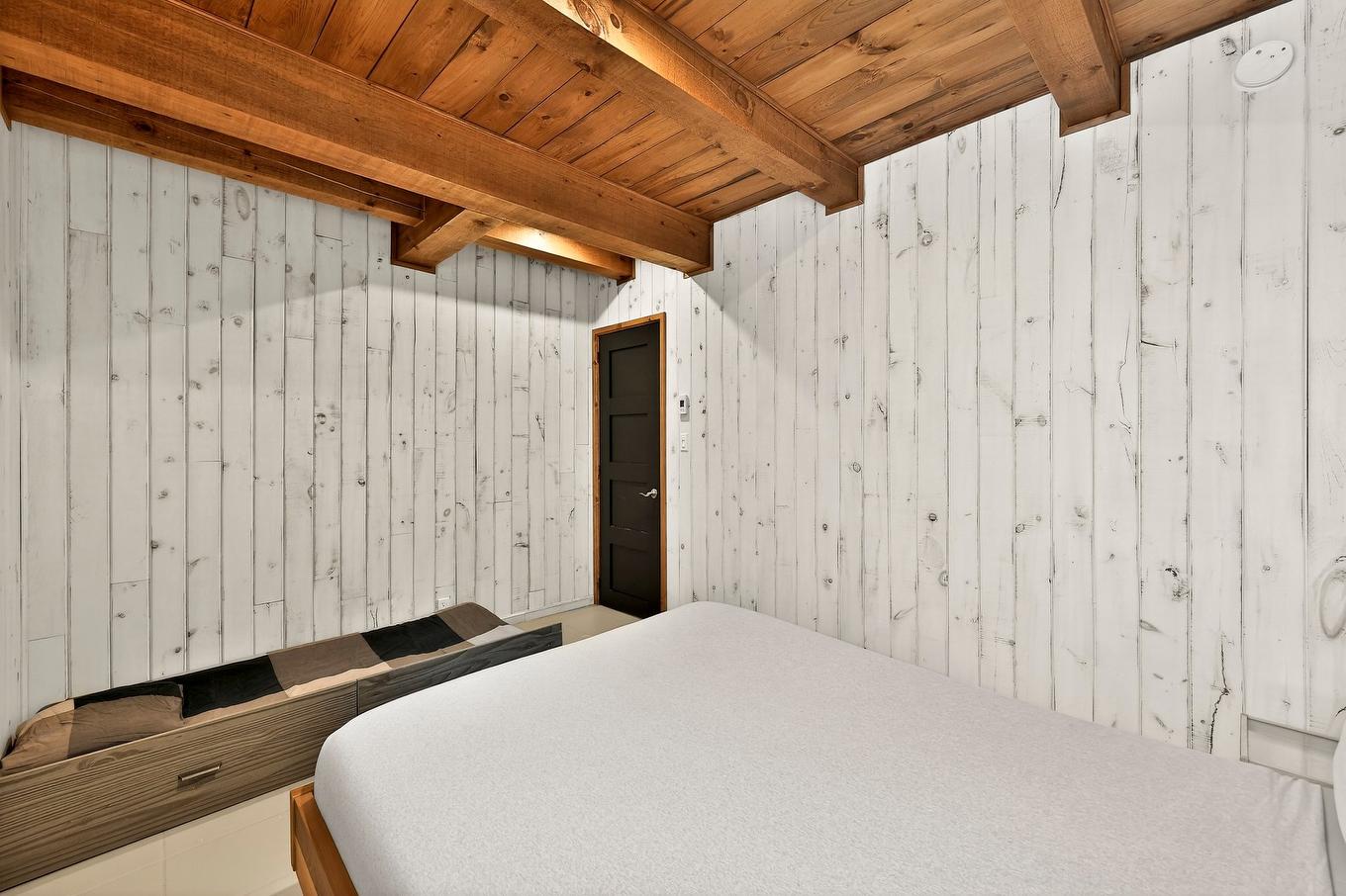 Chambre à coucher - 599 Ch. De L'Artisan, Sainte-Lucie-Des-Laurentides, QC - Indoor Photo Showing Other Room