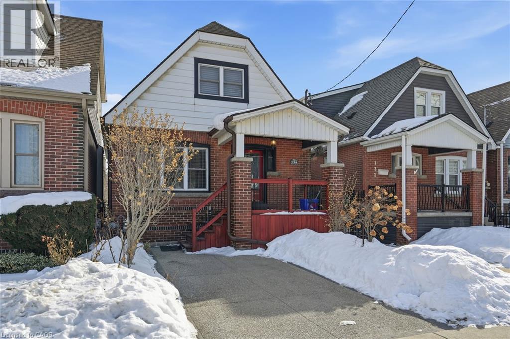 134 Balsam Avenue N, Hamilton, ON - Outdoor With Facade