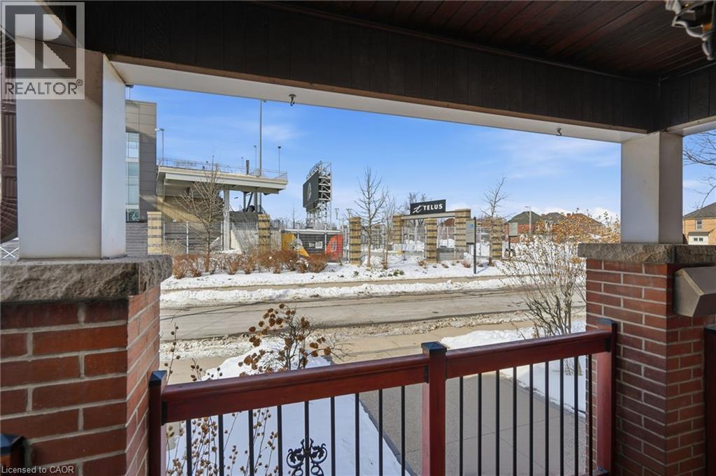 134 Balsam Avenue N, Hamilton, ON - Outdoor With Exterior