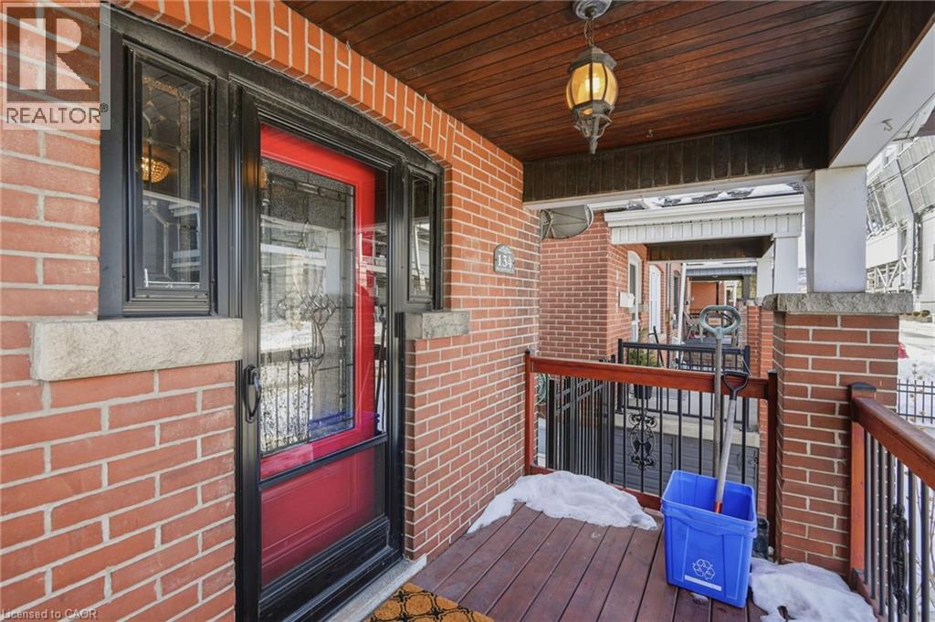 134 Balsam Avenue N, Hamilton, ON - Outdoor With Exterior