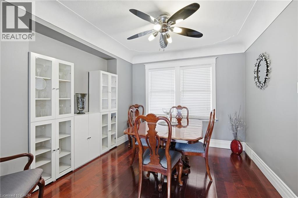 134 Balsam Avenue N, Hamilton, ON - Indoor Photo Showing Dining Room