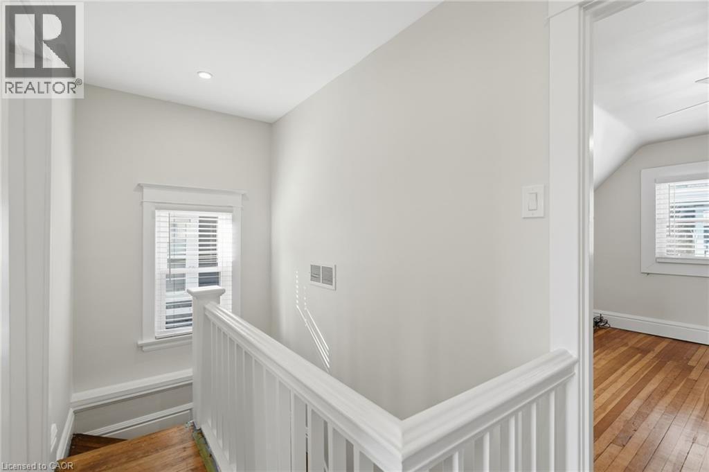 134 Balsam Avenue N, Hamilton, ON - Indoor Photo Showing Other Room