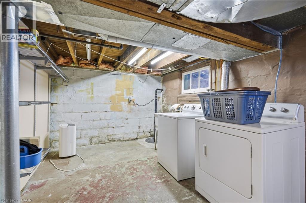 134 Balsam Avenue N, Hamilton, ON - Indoor Photo Showing Laundry Room
