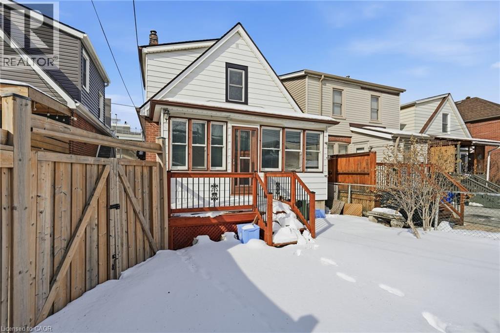 134 Balsam Avenue N, Hamilton, ON - Outdoor