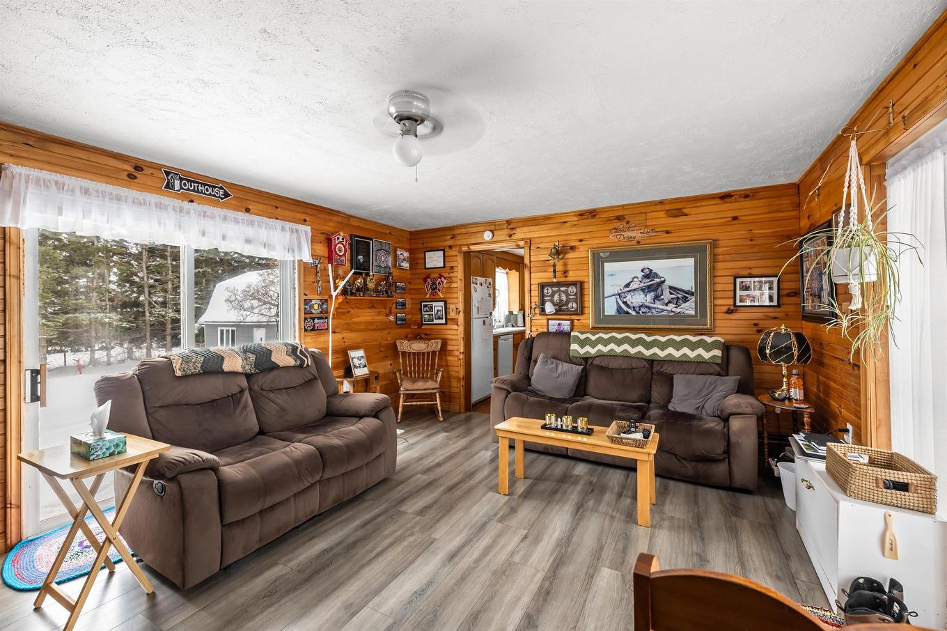 467 Route 2, Souris West, PE - Indoor Photo Showing Living Room
