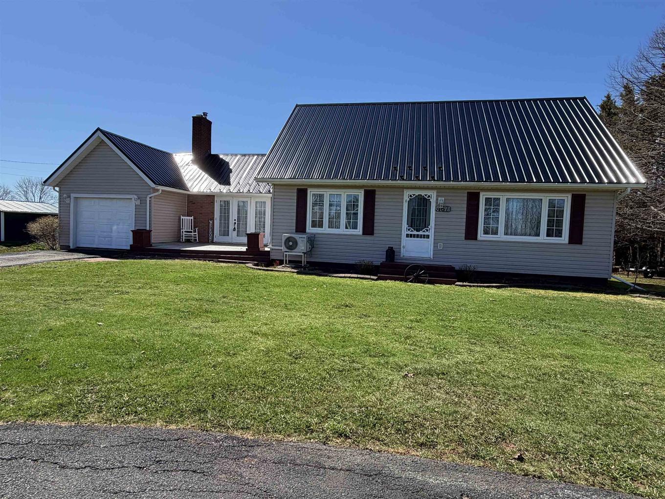 467 Route 2, Souris West, PE - Outdoor With Facade