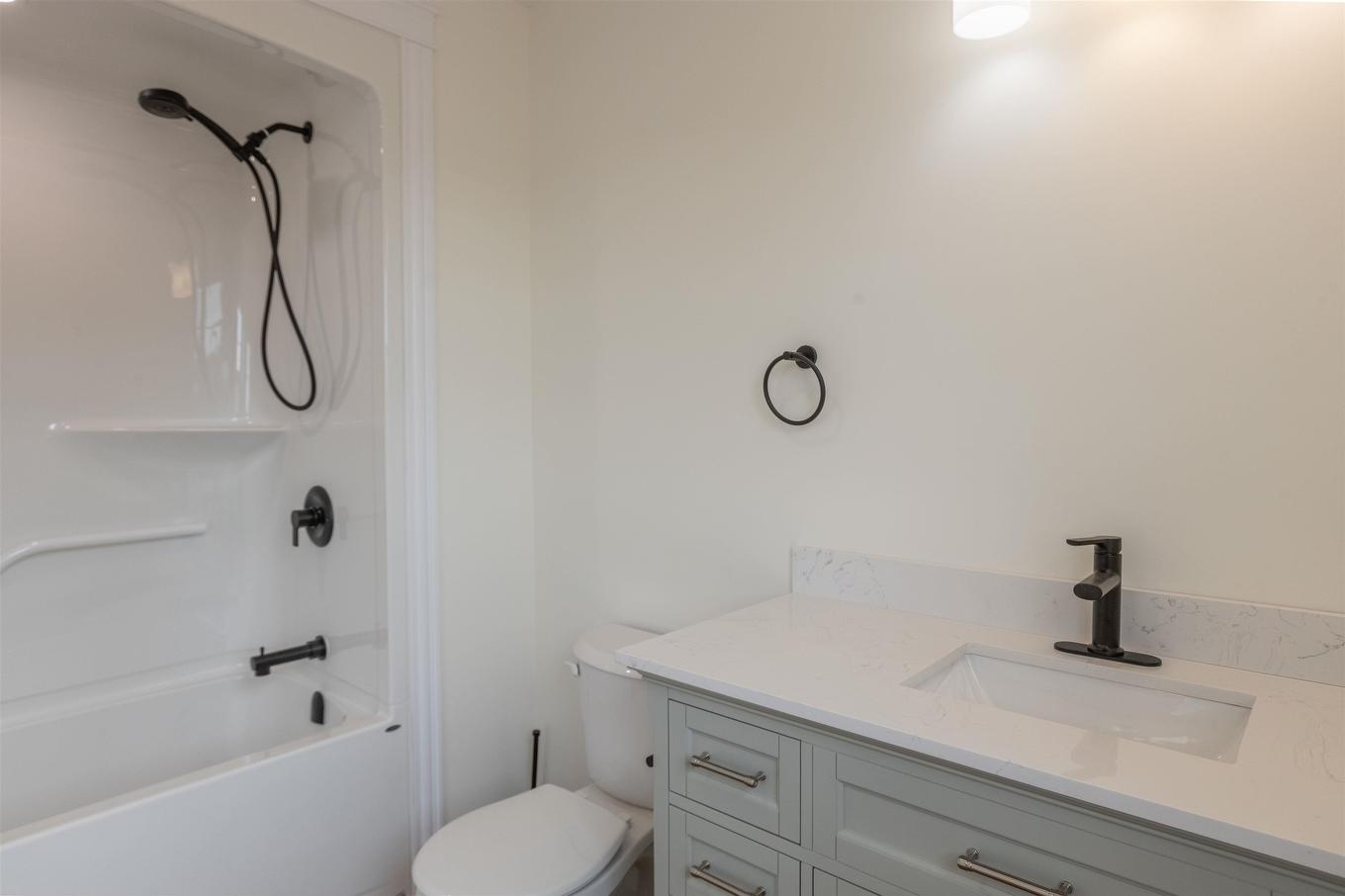 43 Moar Road, Georgetown Royalty, PE - Indoor Photo Showing Bathroom